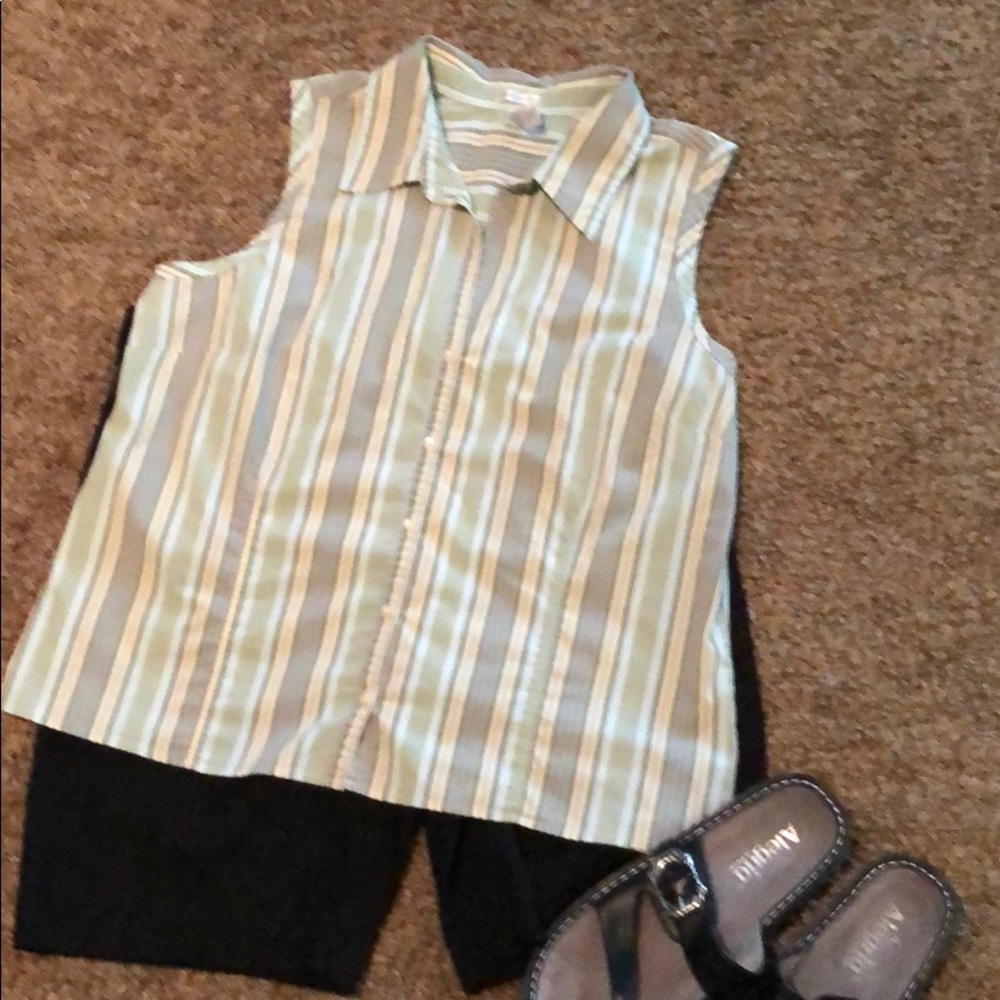 🧚‍♀️3/$20🧚‍♂️Old Navy perfect fit top